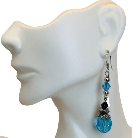 Teal Blue Faceted Glass Silver Tone Sparkly Dangle Drop Pierced Earrings - Picture 2 of 4